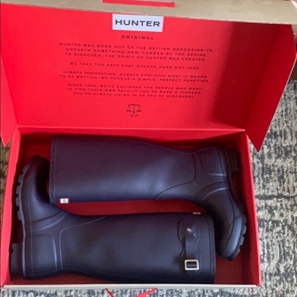 Purple Tall hunter boots gently worn - box included - Picture 5 of 16
